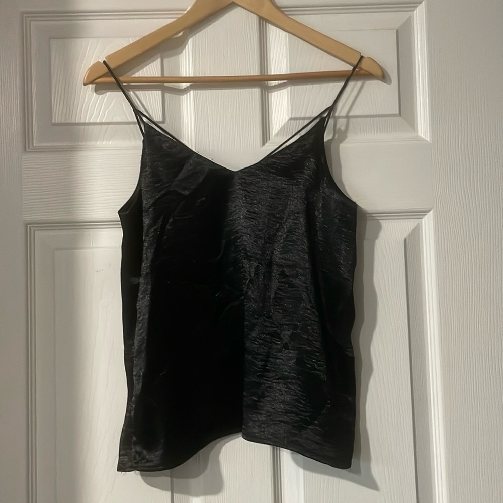 Divided strappy shiny top